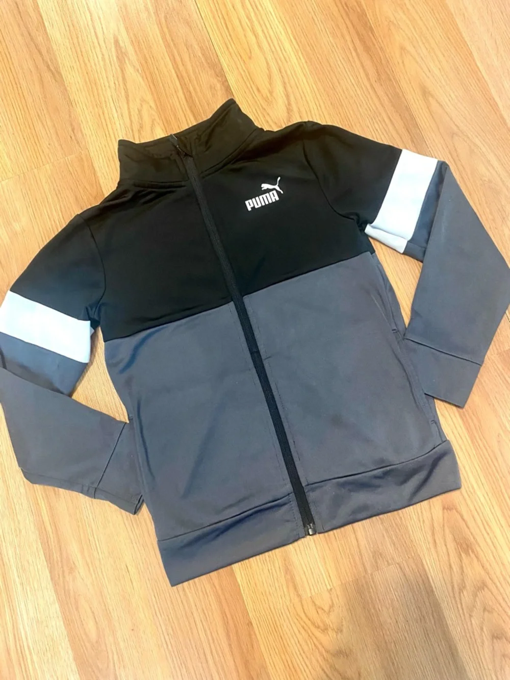 🩶 BOYS PUMA TRACKSUIT SIZE 6 ZIP UP JACKET AND PANTS 2 PIECE SET GRAY BLACK🖤 - Picture 3 of 11